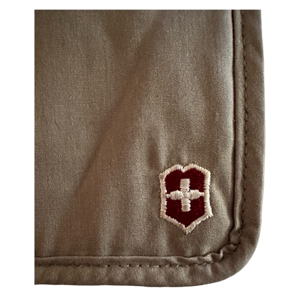 VICTORINOX Deluxe Multi-Pocket Concealed Neck Pouch 5.5”x 8” Khaki - Picture 7 of 9